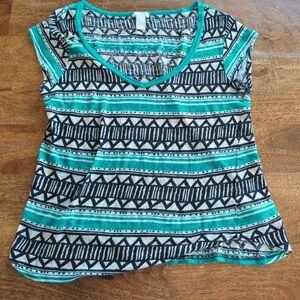 Forever 21 Geometric Print V-Neck Tee - Black, White, Teal